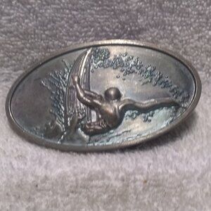 Surfer On Board Hitting The Waves Oval Buckle 2005 SMC Great Vintage Condition